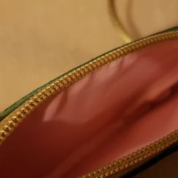 🚫SOLD🚫 COACH Hampton Multicolor Stripe Wristlet - Picture 3 of 4